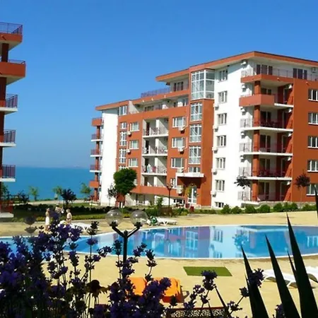 Marina Apt F- Noks G- Bulgaria 圣弗拉斯